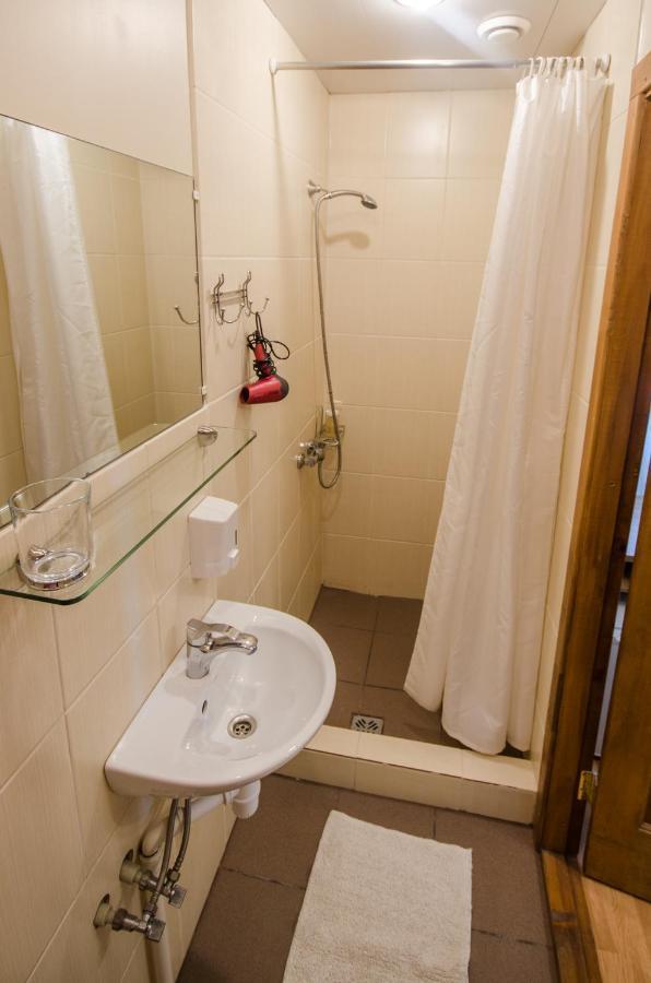 Veldzes Nams Hotell Ventspils Eksteriør bilde